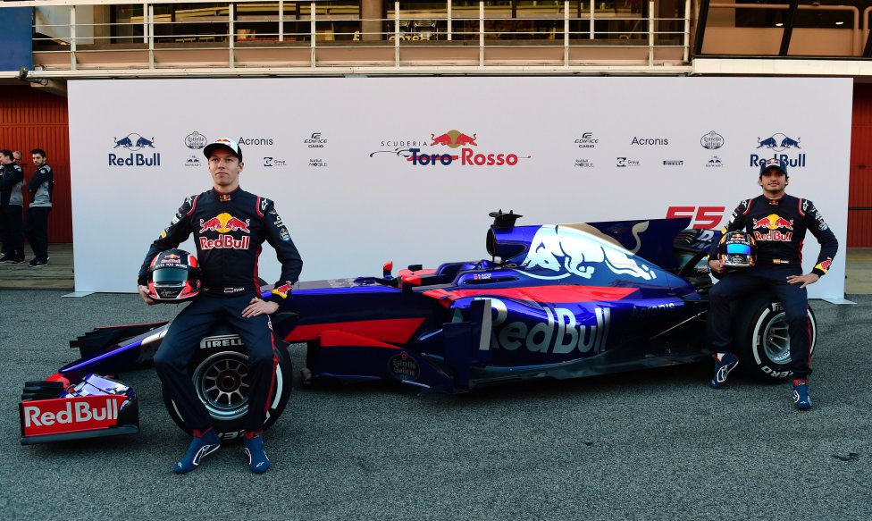 El circuito de Montmeló fue el escenario elegido por Toro Rosso para presentar su nuevo monoplaza para esta temporada.